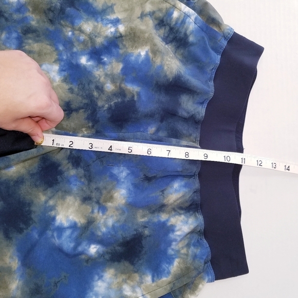 🌸 Fabletics | Mens Athletic Print Shorts Small - Picture 6 of 12